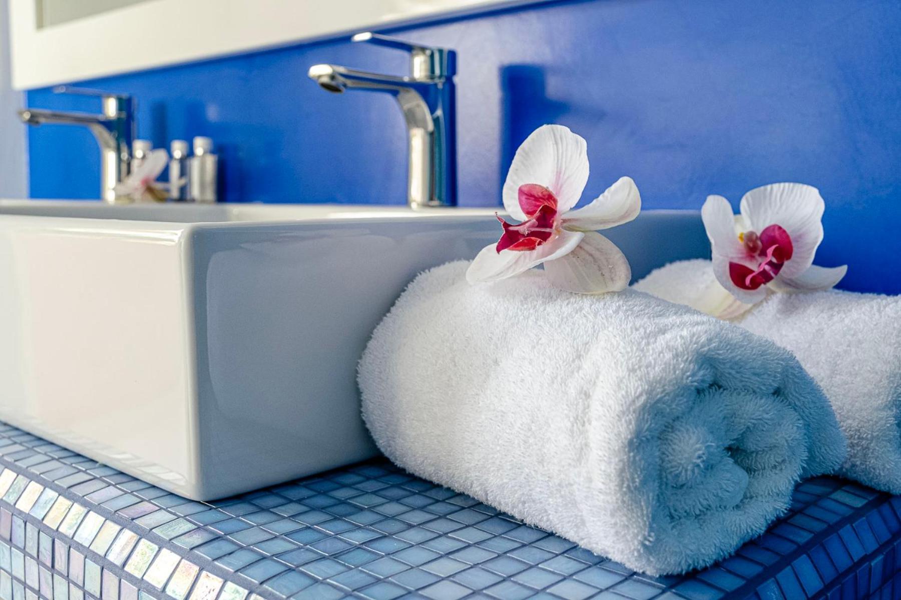 The Pink Elephant Hotel サガロ エクステリア 写真